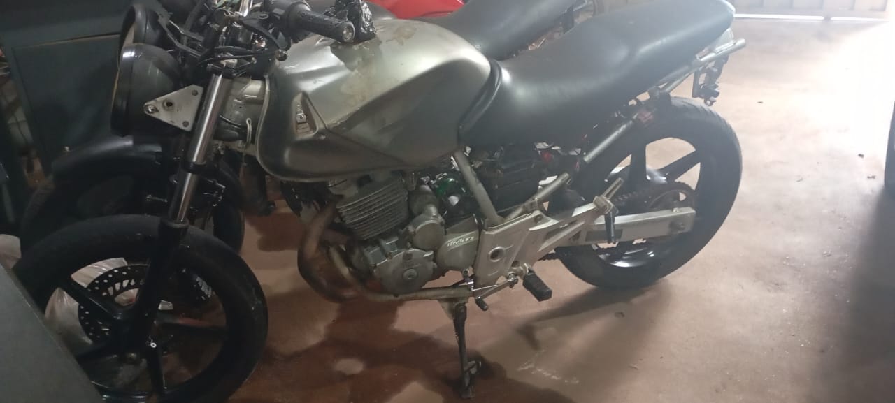 Foto 6 de 8 — Megaoperação prende três e apreende armas e drogas em Américo Brasiliense